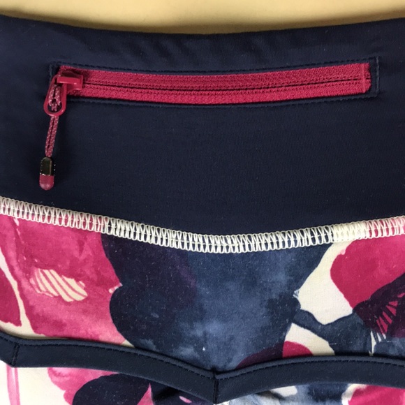 Lululemon women’s speed up shorts size 2 - Picture 10 of 11